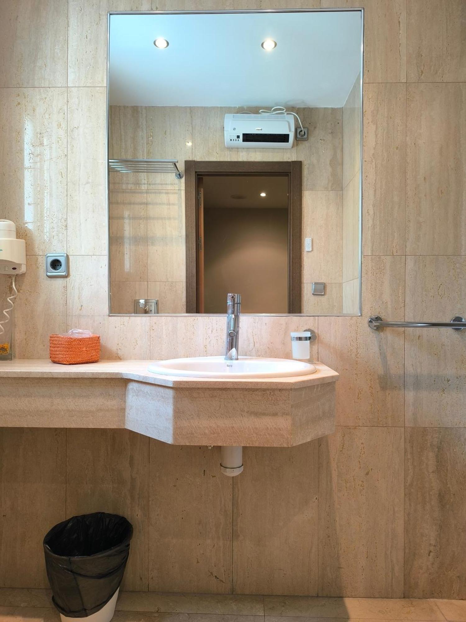 Hotel Santa Barbara Andorra Bagian luar foto